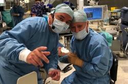 Офтальмохирурги Дмитрий Дементьев и Лючио Цеппа